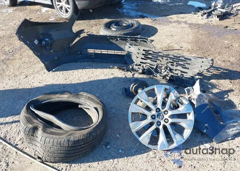 2020 Toyota Rav4 Xle Premium z USA, uszkodzony, nr VIN 2T3C1RFV7LW082164